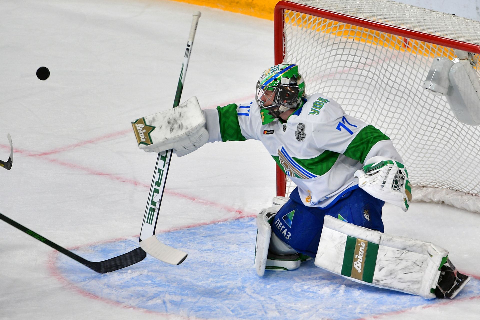 Салават юлаев ак барс ноябрь. Салават Юлаев Green Machine. Салават Юлаев АКБАРС прямая трансляция. АК Барс Салават Юлаев прямая трансляция. Прямой эфир хоккей Салават Юлаев АК Барс.